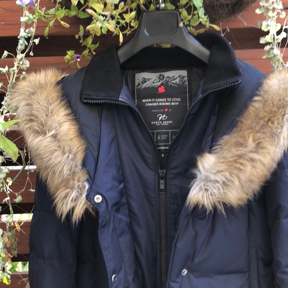 Authentic North Aware Black Women's Parka - Picture 2 of 5